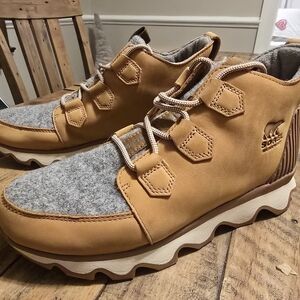 Sorel Camel and Heather Gray Boots